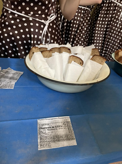 Сегодня в нашей школе проведена акция памяти «Блокадный хлеб»..